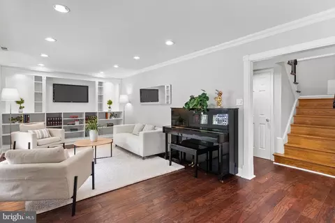 5624 Eastbourne Dr, Springfield, VA 22151 photo 4