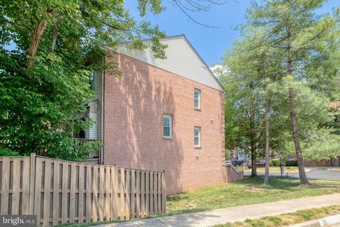 7218 Gentian Ct, Springfield, VA 22152 photo 4