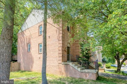 7218 Gentian Ct, Springfield, VA 22152 photo 3