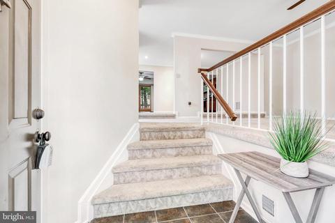 7218 Gentian Ct, Springfield, VA 22152 photo 8