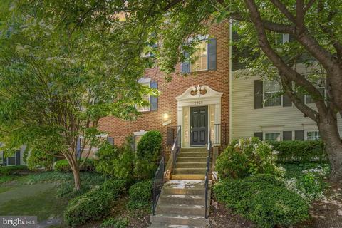 7757 New Providence Dr #62, Falls Church, VA 22042