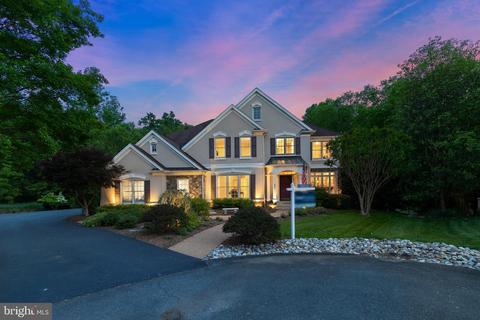 8501 Idylwood Valley Pl, Vienna, VA 22182