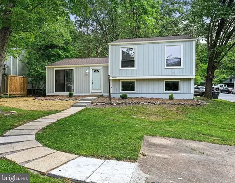 2259 Cocquina Dr, Reston, VA 20191