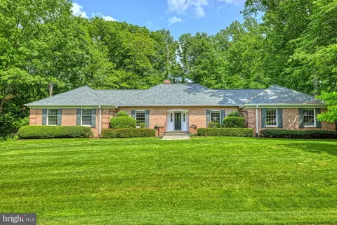 2019 Spring Branch Dr, Vienna, VA 22181