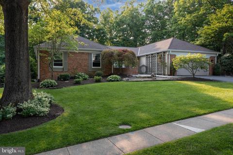 9740 S Park Cir, Fairfax Station, VA 22039