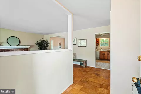 7624 Highland St, Springfield, VA 22150 photo 5