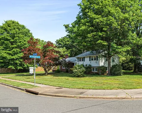 7624 Highland St, Springfield, VA 22150