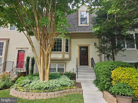 7866 Colonial Village Row, Annandale, VA 22003