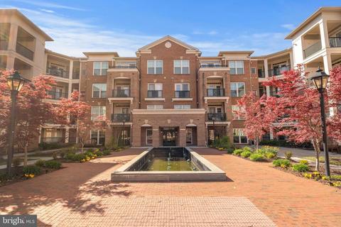 2903 Saintsbury Plz #106, Fairfax, VA 22031