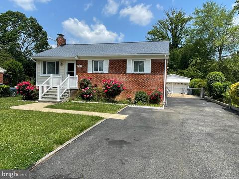 7018 Strathmore St, Falls Church, VA 22042