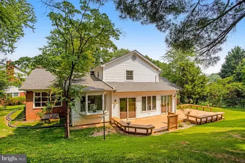 1322 Banquo Ct, Mclean, VA 22102 photo 3