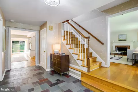 1322 Banquo Ct, Mclean, VA 22102 photo 9