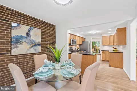 2362 Soft Wind Ct, Reston, VA 20191 photo 4
