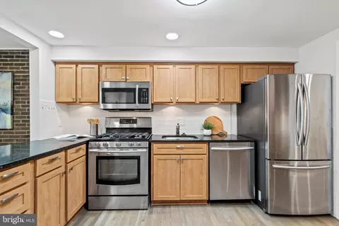 2362 Soft Wind Ct, Reston, VA 20191 photo 8