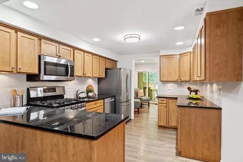 2362 Soft Wind Ct, Reston, VA 20191 photo 5