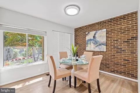 2362 Soft Wind Ct, Reston, VA 20191 photo 3