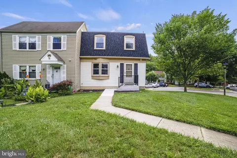 3061 Silent Valley Dr, Fairfax, VA 22031