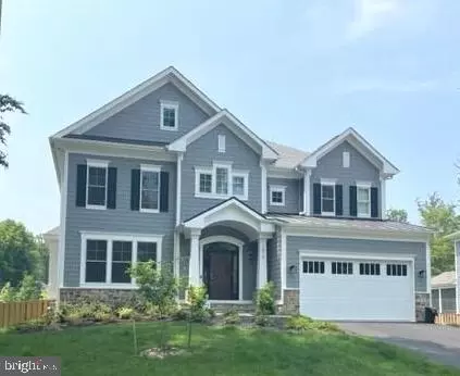 6465 N Rochester St, Falls Church, VA 22043