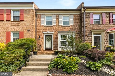 6836 Indian Run Ct, Annandale, VA 22003