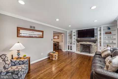 8006 Greeley Blvd, Springfield, VA 22152 photo 4