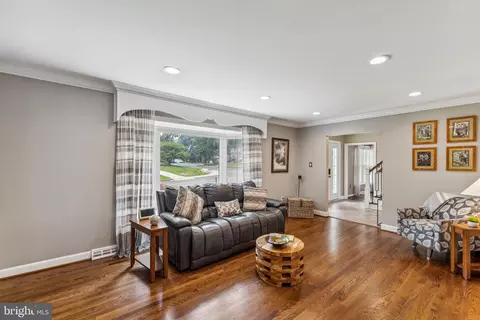 8006 Greeley Blvd, Springfield, VA 22152 photo 5