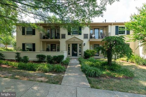 5902 Surrey Hill Pl #709, Springfield, VA 22152