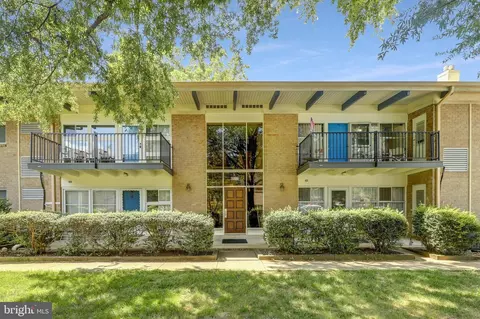 4913 Americana Dr #205, Annandale, VA 22003