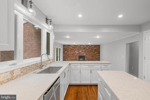 8005 Langbrook Rd, Springfield, VA 22152 photo 15