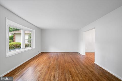 8005 Langbrook Rd, Springfield, VA 22152 photo 6