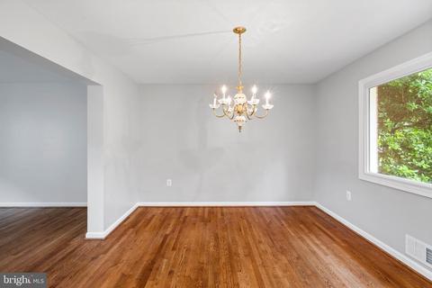 8005 Langbrook Rd, Springfield, VA 22152 photo 11