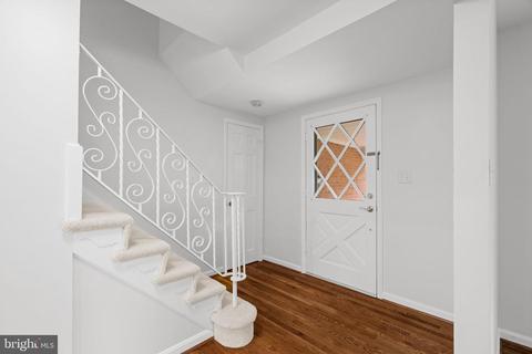 8005 Langbrook Rd, Springfield, VA 22152 photo 4