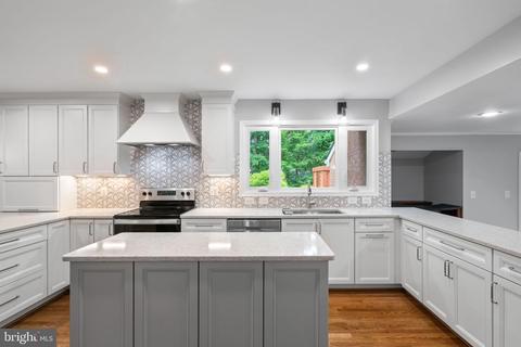 8005 Langbrook Rd, Springfield, VA 22152 photo 14