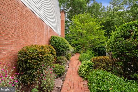8005 Langbrook Rd, Springfield, VA 22152 photo 48