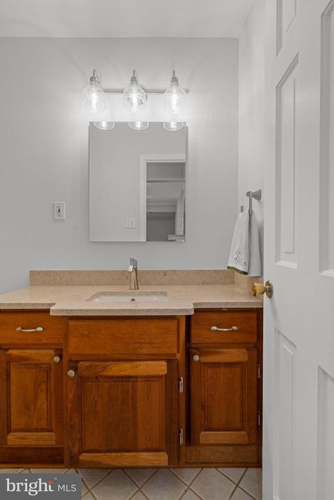 8005 Langbrook Rd, Springfield, VA 22152 photo 23