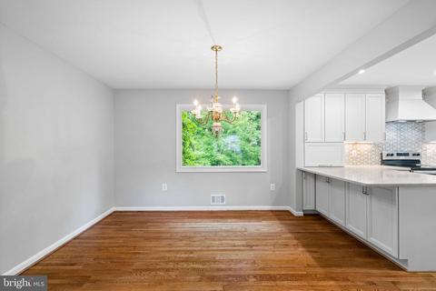 8005 Langbrook Rd, Springfield, VA 22152 photo 10