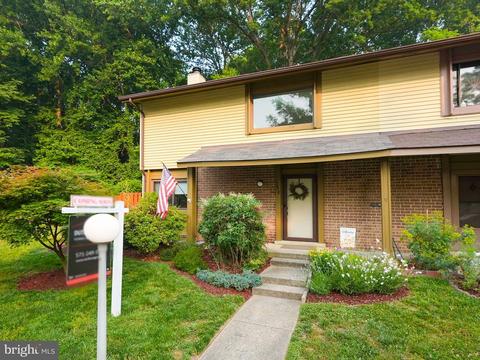 5676 Oak Tanager Ct, Burke, VA 22015