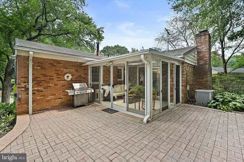 6702 Greenview Ln, Springfield, VA 22152 photo 20