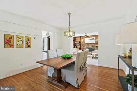 6702 Greenview Ln, Springfield, VA 22152 photo 10