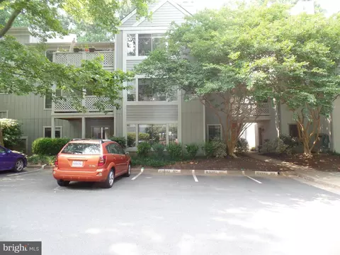 2224 Hunters Run Dr, Reston, VA 20191