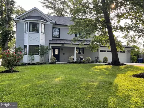 7112 Marine Dr, Alexandria, VA 22307