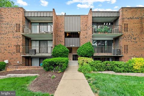4408 Island Pl #204, Annandale, VA 22003