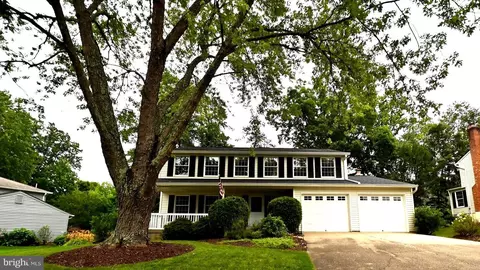 9815 Summerday Dr, Burke, VA 22015