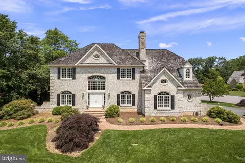 9390 Warburton Ct, Alexandria, VA 22309