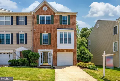 5584 Jowett Ct, Alexandria, VA 22315