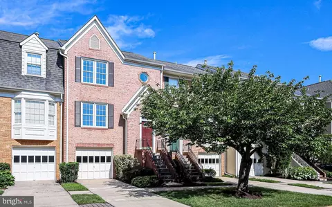 2006 Pieris Ct, Vienna, VA 22182