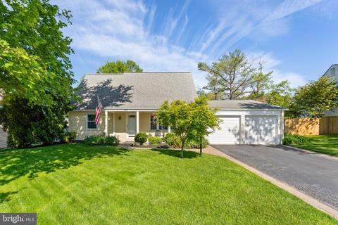4118 Point Hollow Ln, Fairfax, VA 22033