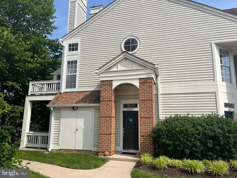 7028 Ellingham Cir #30, Alexandria, VA 22315