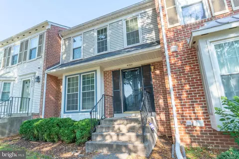 4521 Saucon Valley Ct, Alexandria, VA 22312