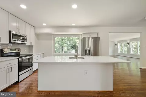 6107 Bardu Ave, Springfield, VA 22152 photo 9