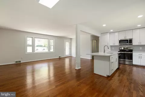 6107 Bardu Ave, Springfield, VA 22152 photo 10